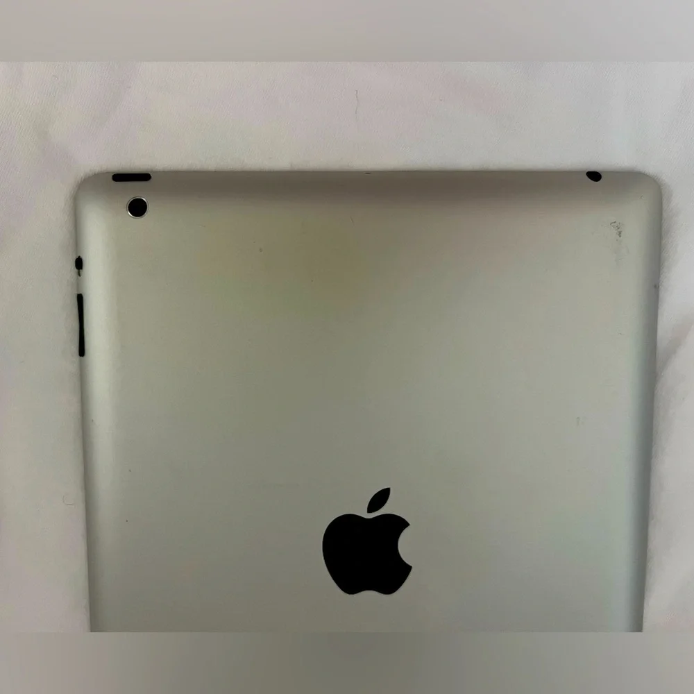 iPad 4th Generation 32GB Wi-Fi